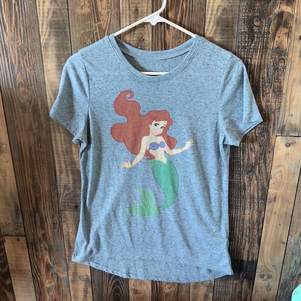 Disney Little Mermaid Ariel Women’s Graphic T-Shirt Size M